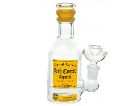 Josh Cuerbo Vodka Glassbong – 16 cm med Gylne Vibes og Mye Stil - Smoke - ShopJosh Cuerbo Vodka Glassbong – 16 cm med Gylne Vibes og Mye StilGlassbongBam Bam BholeSmoke - ShopSSC10334SSC10334Josh Cuerbo Vodka Glassbong – 16 cm med Gylne Vibes og Mye Stil